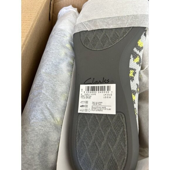 Clarks Women's Carly Hope Ballet Flat Grey Text Animal Print NEW 6 W - Picture 9 of 9